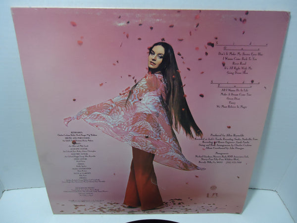 Crystal Gayle ‎– We Must Believe In Magic